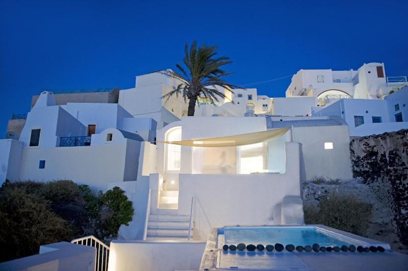 Aesthesis Boutique Villas Fira image