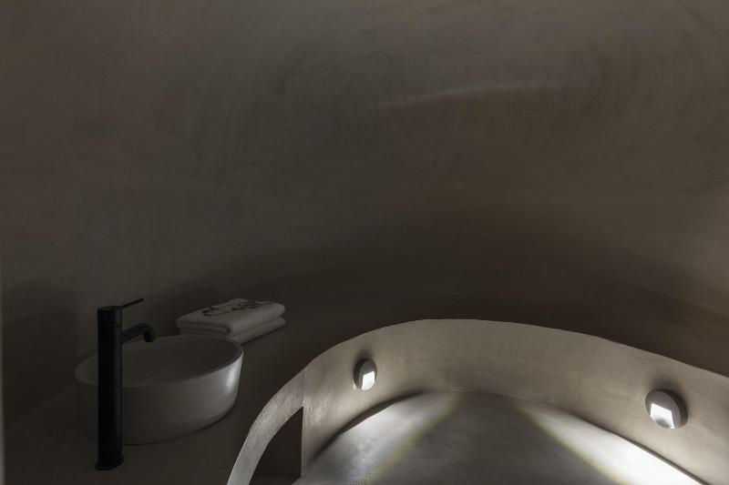 Aesthesis Boutique Villas Fira image