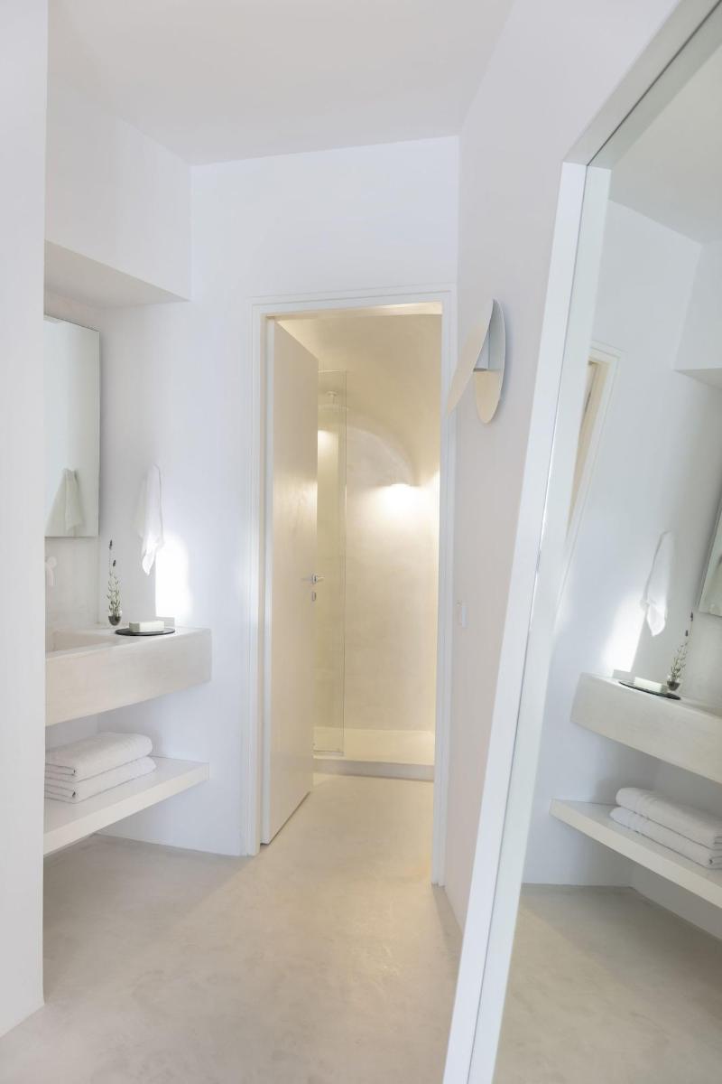 Aesthesis Boutique Villas Fira image