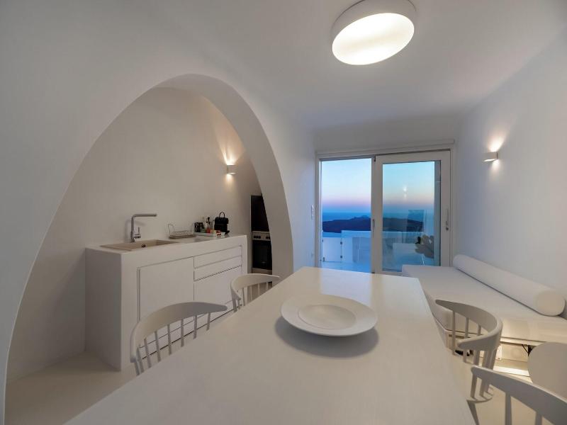 Aesthesis Boutique Villas Fira image
