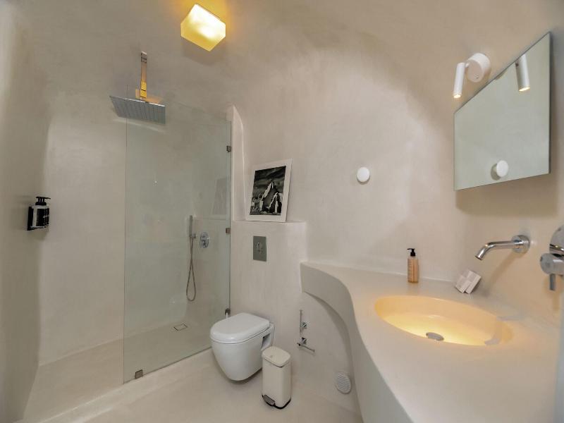 Aesthesis Boutique Villas Fira image