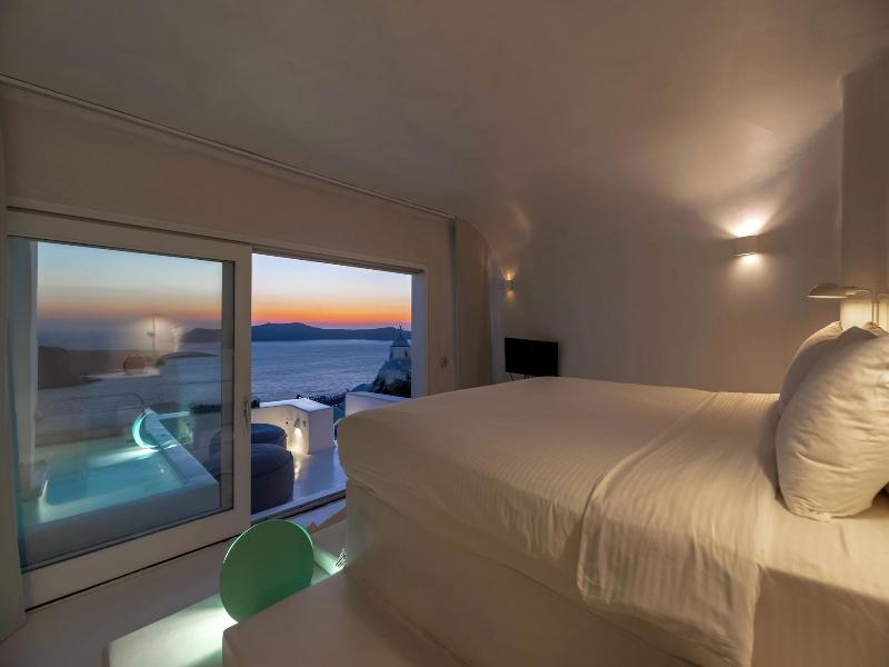 Aesthesis Boutique Villas Fira image