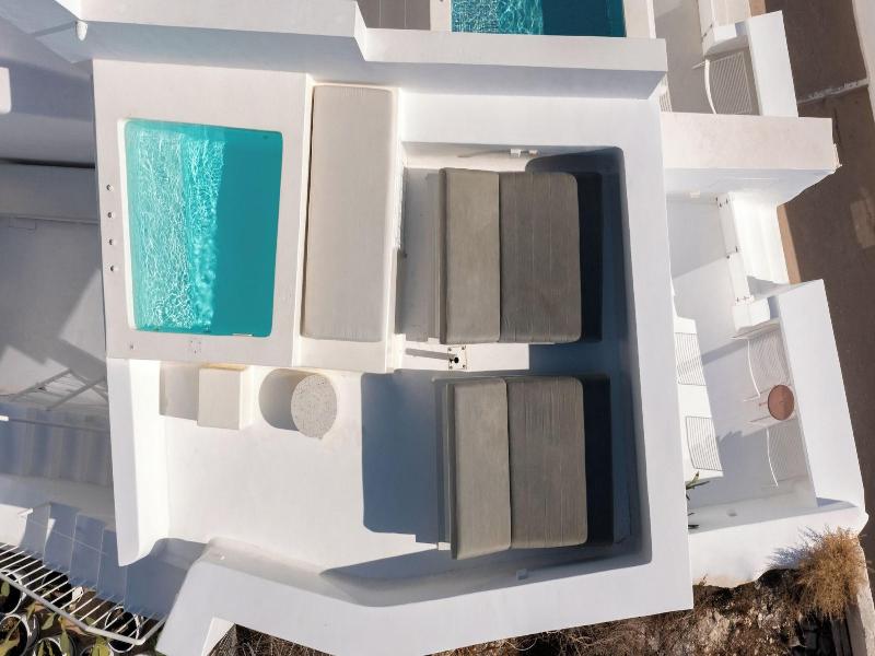 Aesthesis Boutique Villas Fira image