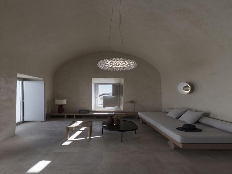 Aesthesis Boutique Villas Fira image