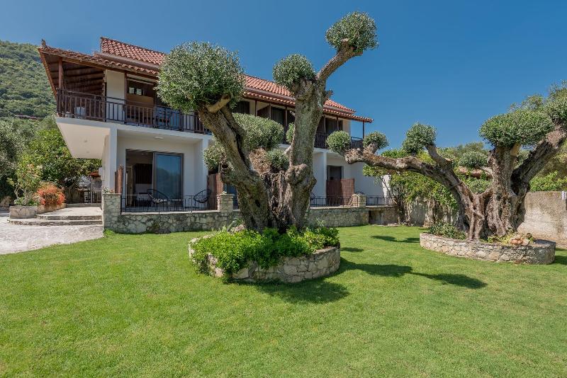 Eptanisos Beachfront Suites Zante image