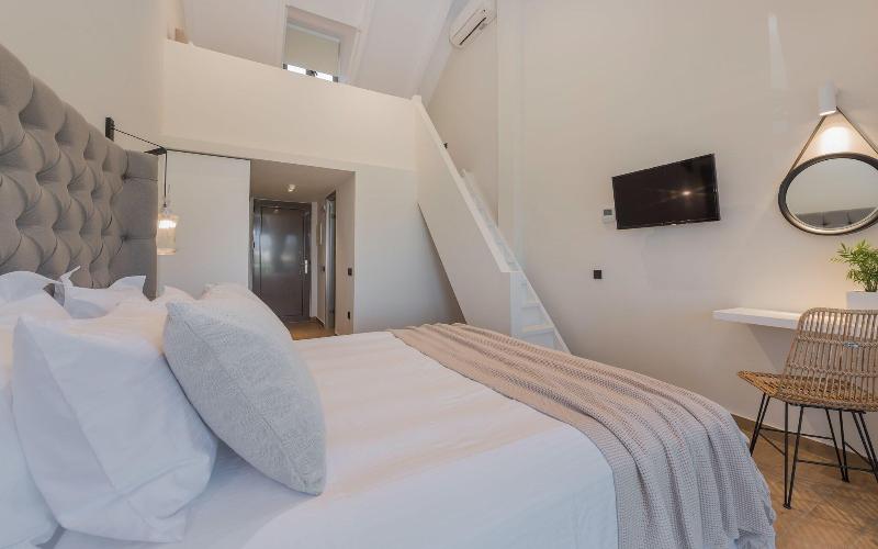 Eptanisos Beachfront Suites Zante image