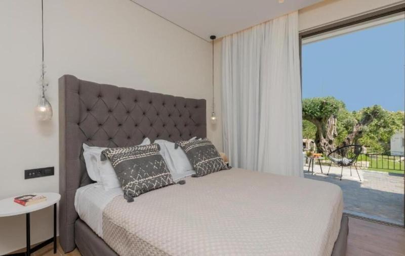 Eptanisos Beachfront Suites Zante image