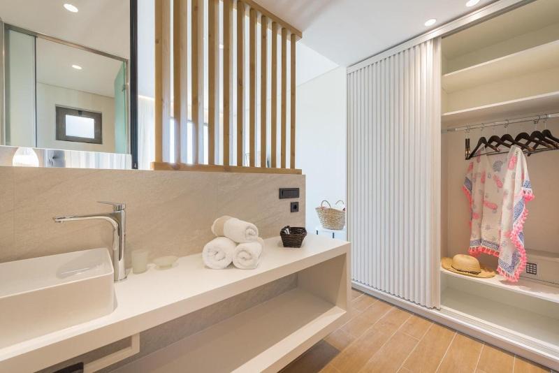Eptanisos Beachfront Suites Zante image