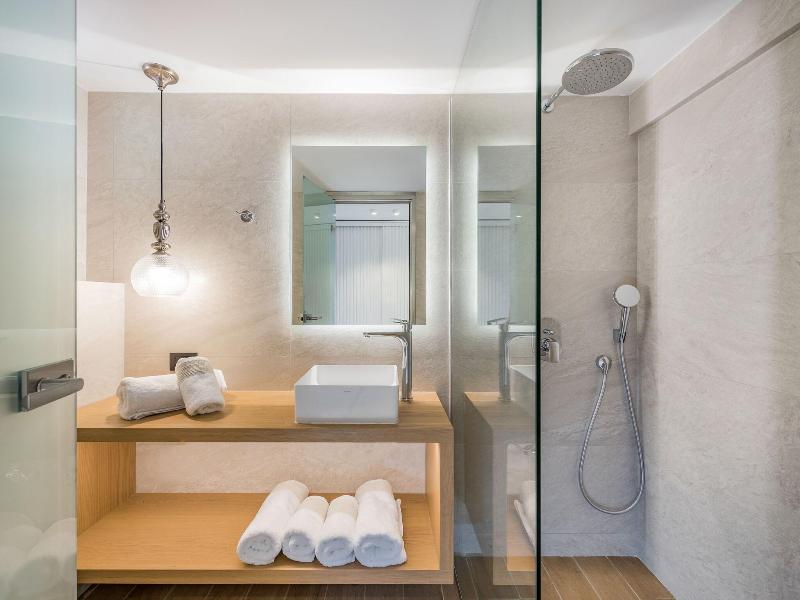 Eptanisos Beachfront Suites Zante image