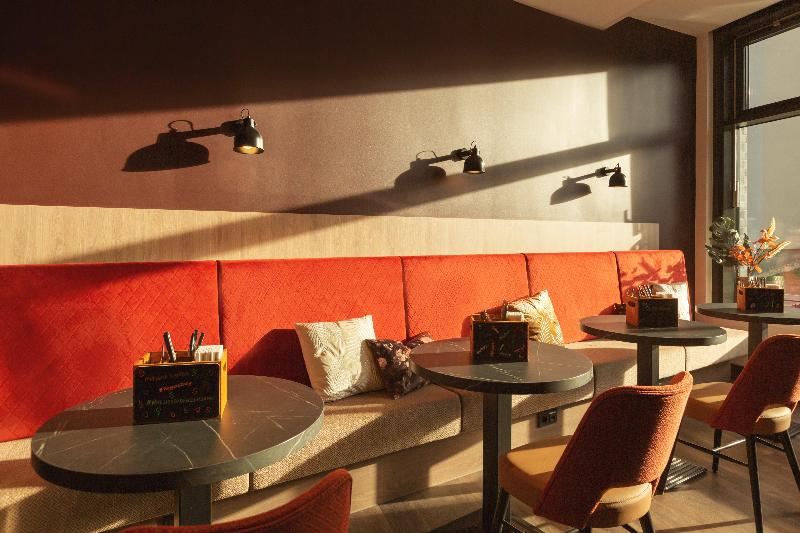 Holiday Inn - the niu, Sparrow Regensburg image