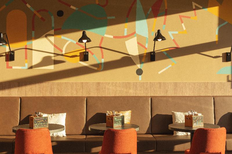 Holiday Inn - the niu, Sparrow Regensburg image