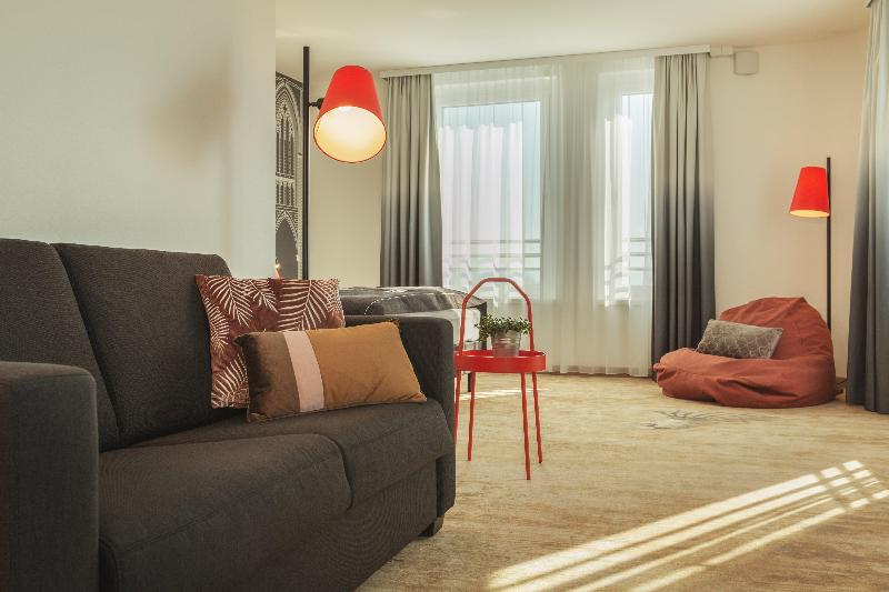 Holiday Inn - the niu, Sparrow Regensburg image