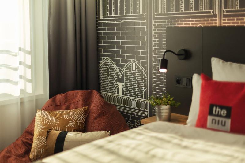 Holiday Inn - the niu, Sparrow Regensburg image