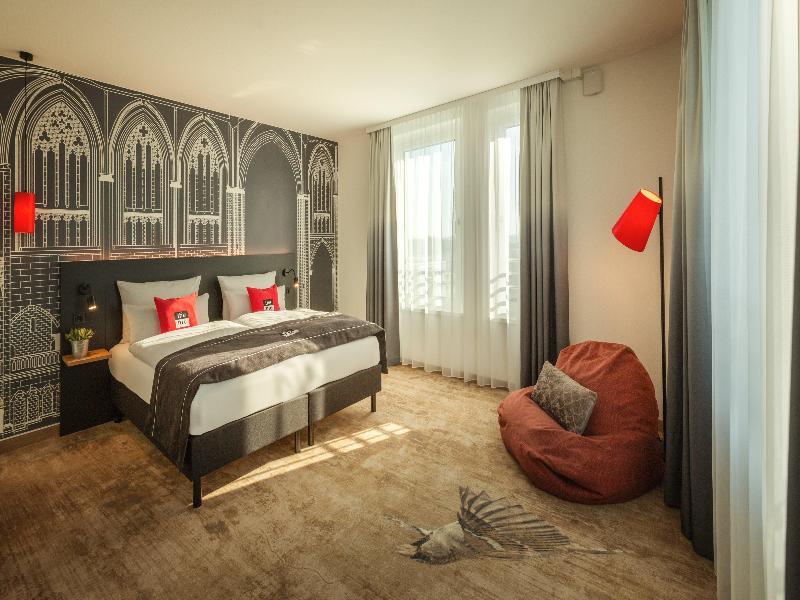 Holiday Inn - the niu, Sparrow Regensburg image