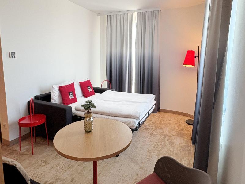 Holiday Inn - the niu, Sparrow Regensburg image