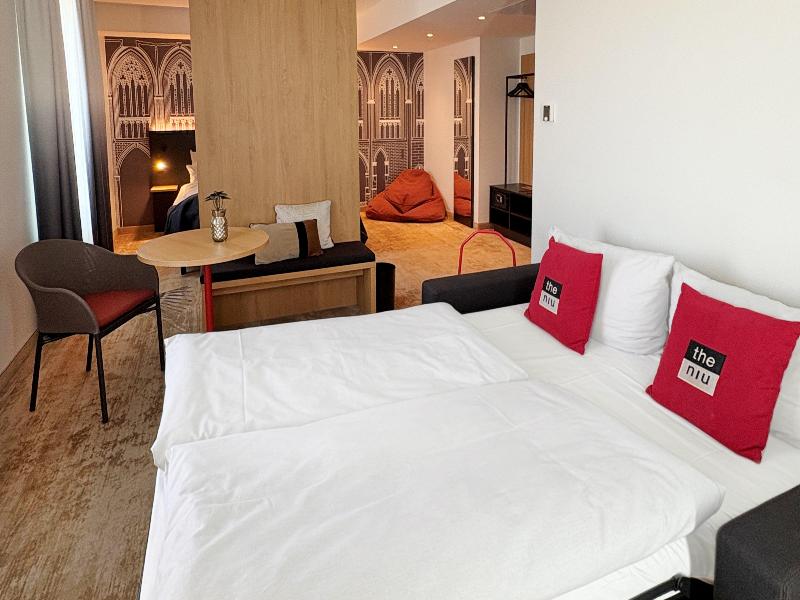 Holiday Inn - the niu, Sparrow Regensburg image