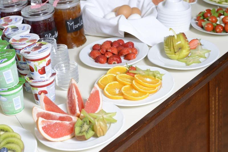 Hotel Pension Zur Linde image