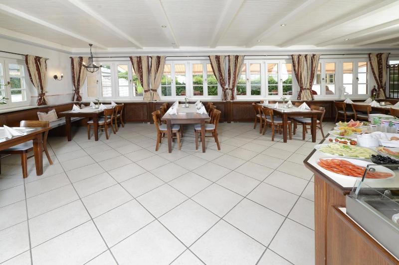 Hotel Pension Zur Linde image