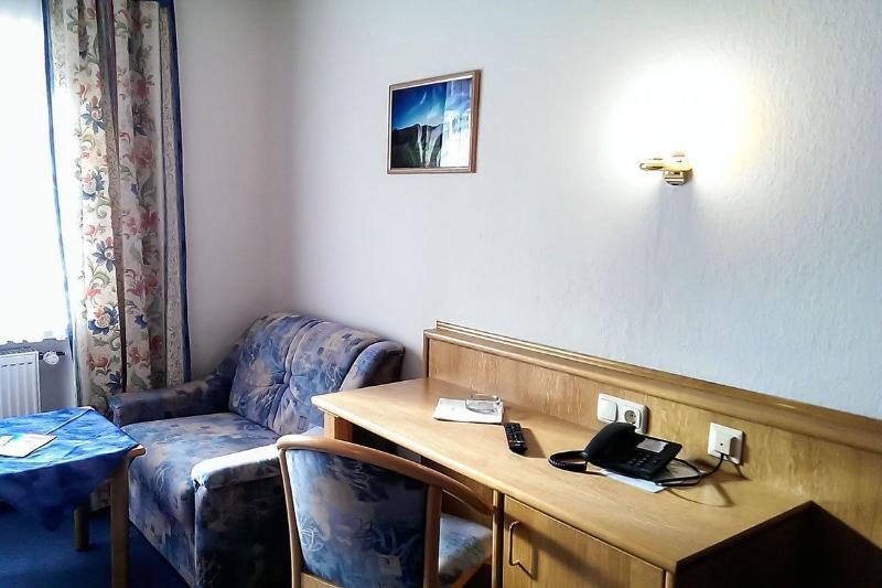 Hotel Pension Zur Linde image