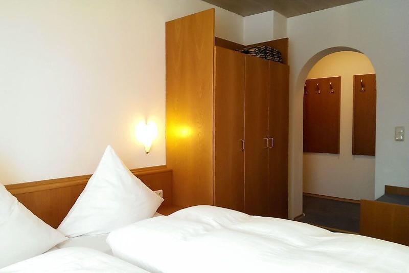 Hotel Pension Zur Linde image