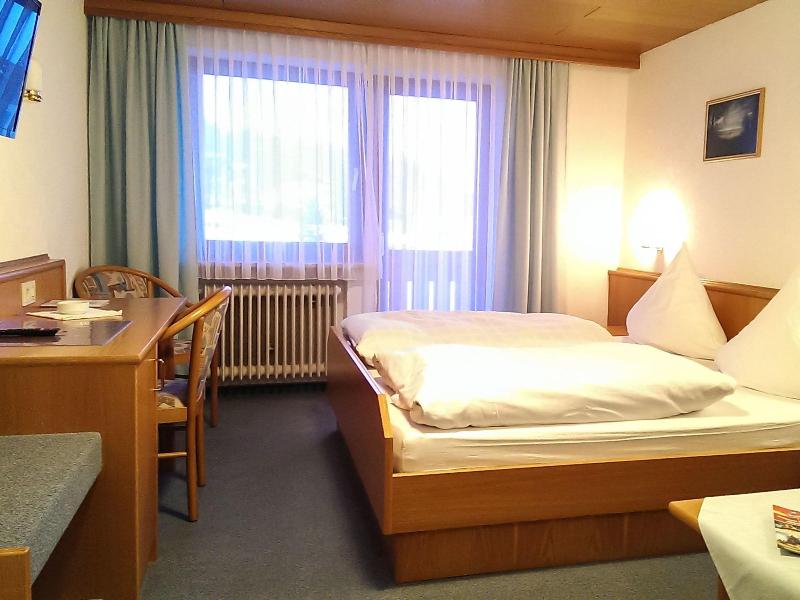 Hotel Pension Zur Linde image