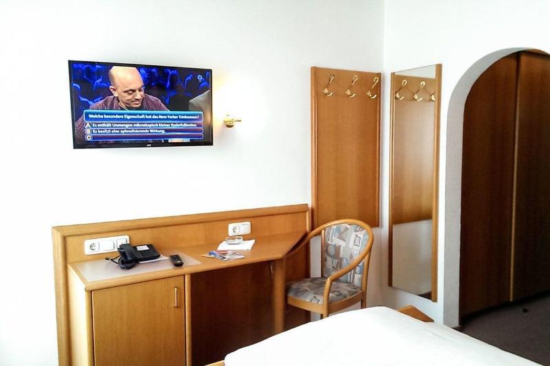 Hotel Pension Zur Linde image