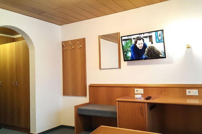 Hotel Pension Zur Linde image