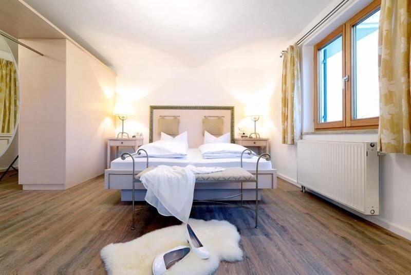 Hotel Pension Zur Linde image