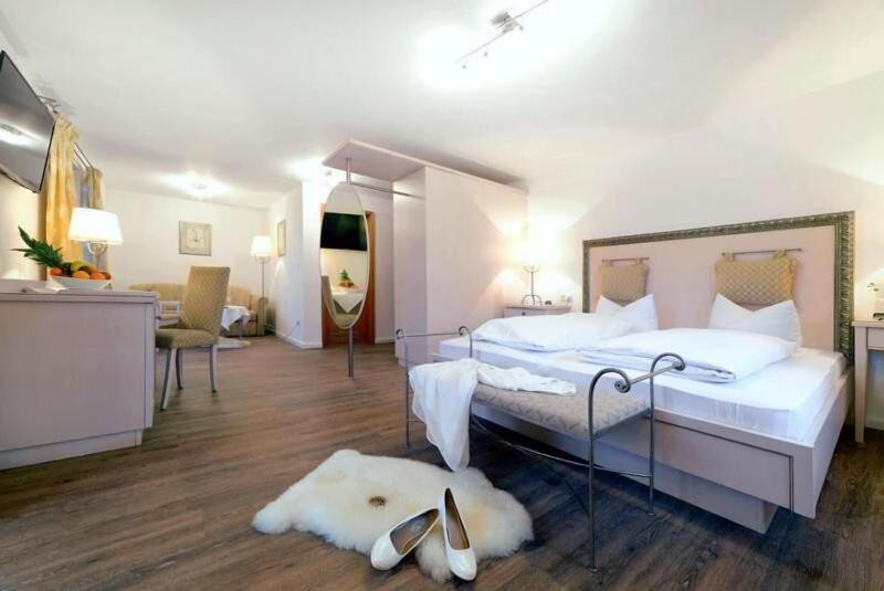 Hotel Pension Zur Linde image