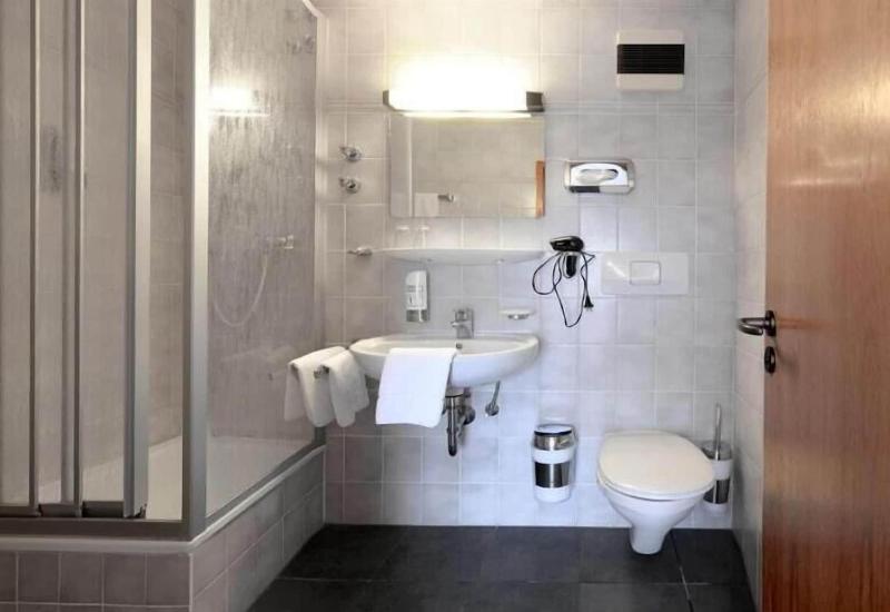 Hotel Pension Zur Linde image