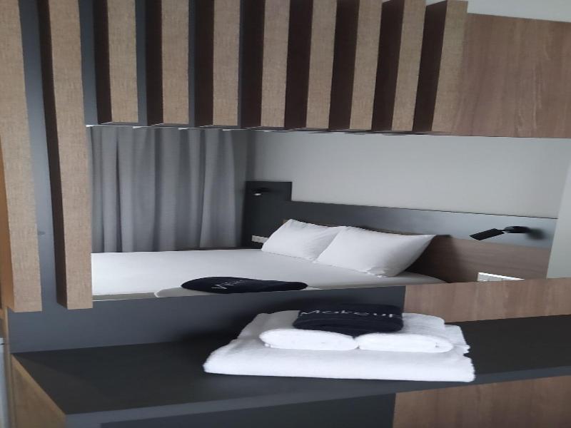 Elizabeth Queen Luxuxy Rooms image