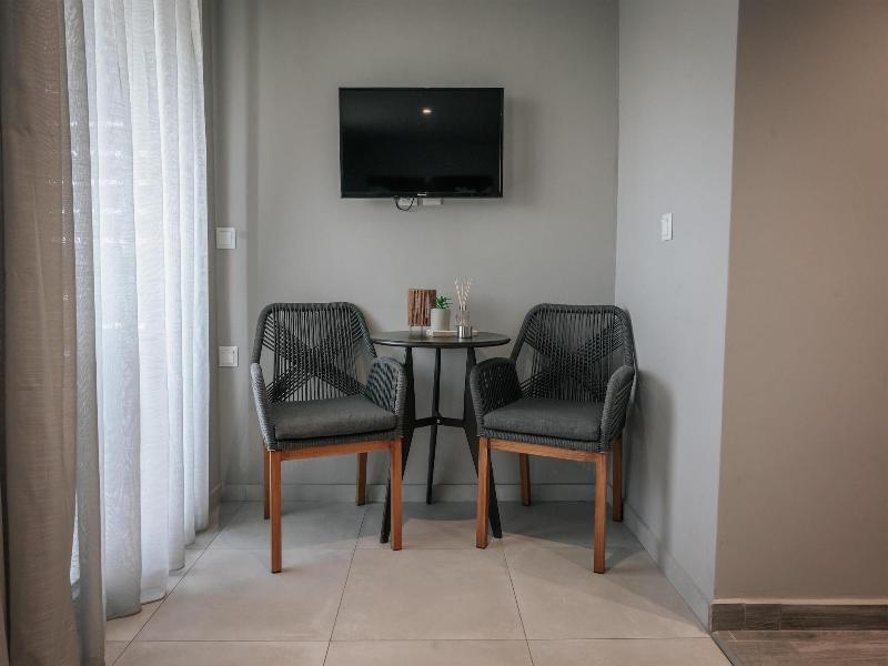 Elizabeth Queen Luxuxy Rooms image