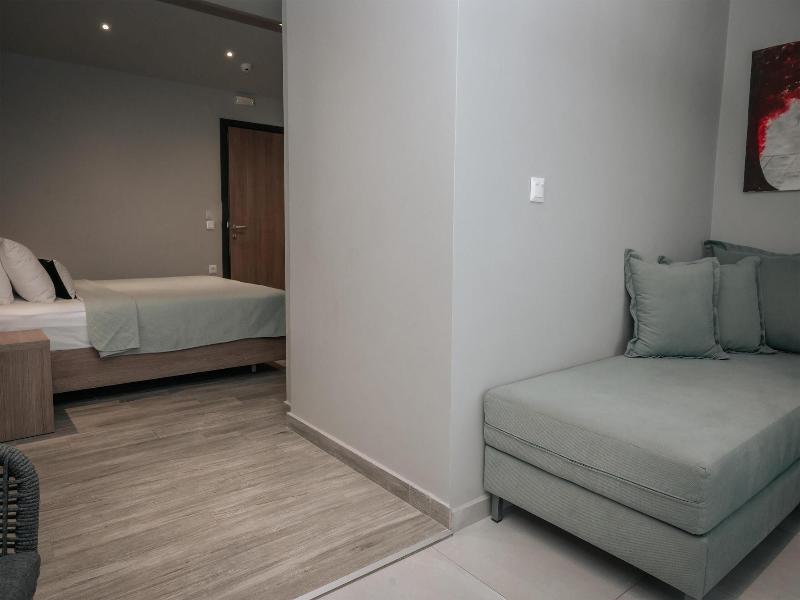Elizabeth Queen Luxuxy Rooms image