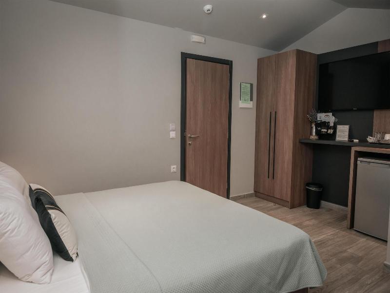 Elizabeth Queen Luxuxy Rooms image