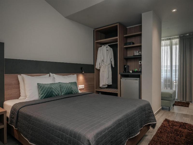 Elizabeth Queen Luxuxy Rooms image