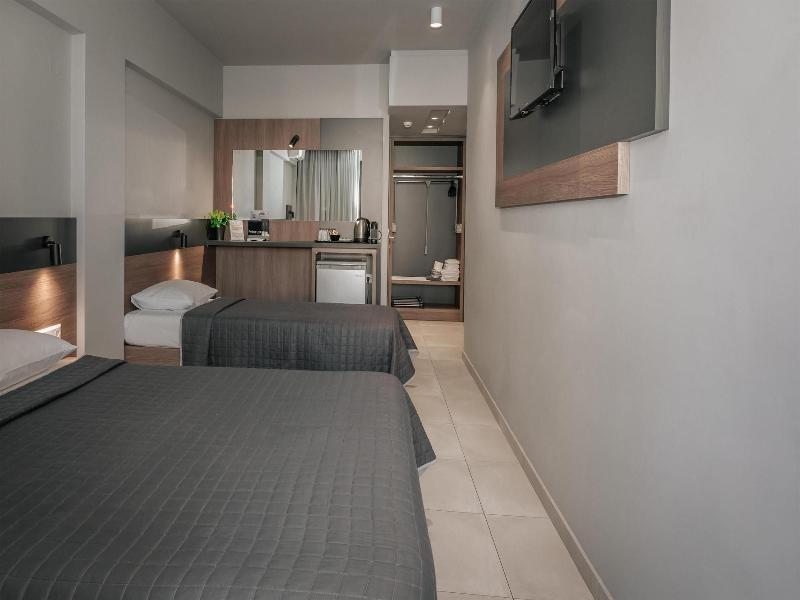 Elizabeth Queen Luxuxy Rooms image