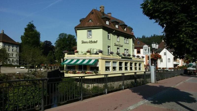 Dom Hotel image