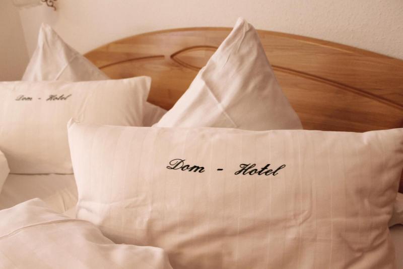 Dom Hotel image