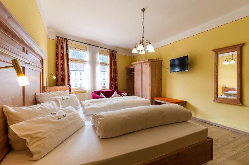 Dom Hotel image
