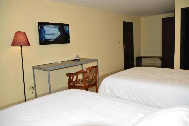 F Sur Inn image