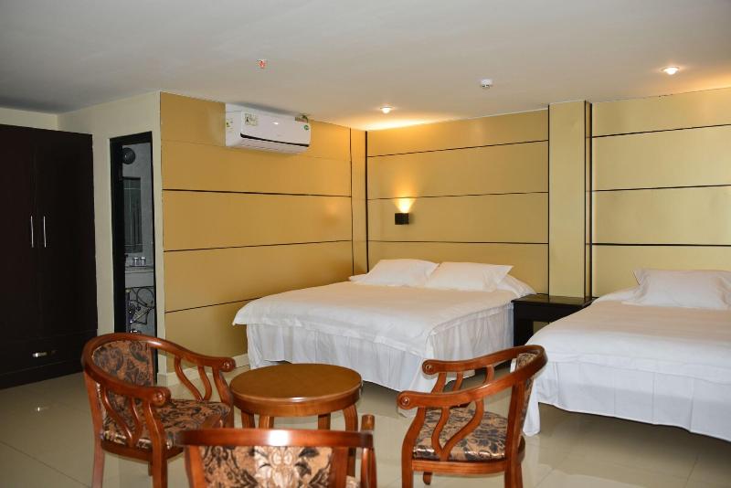 F Sur Inn image