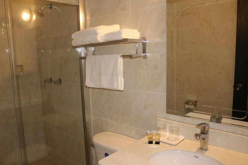 F Sur Inn image