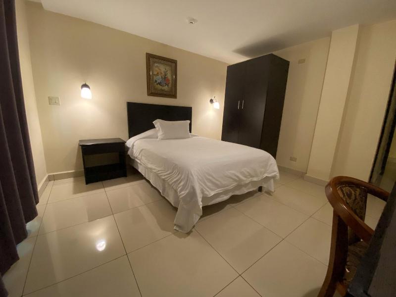 F Sur Inn image