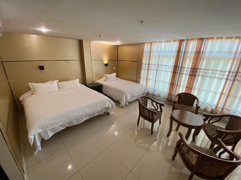 F Sur Inn image
