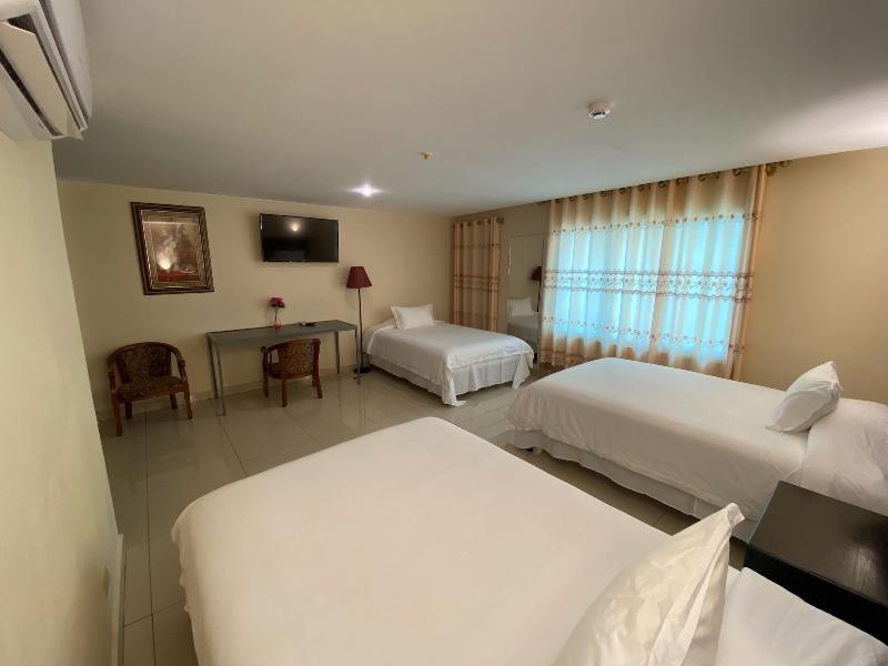 F Sur Inn image