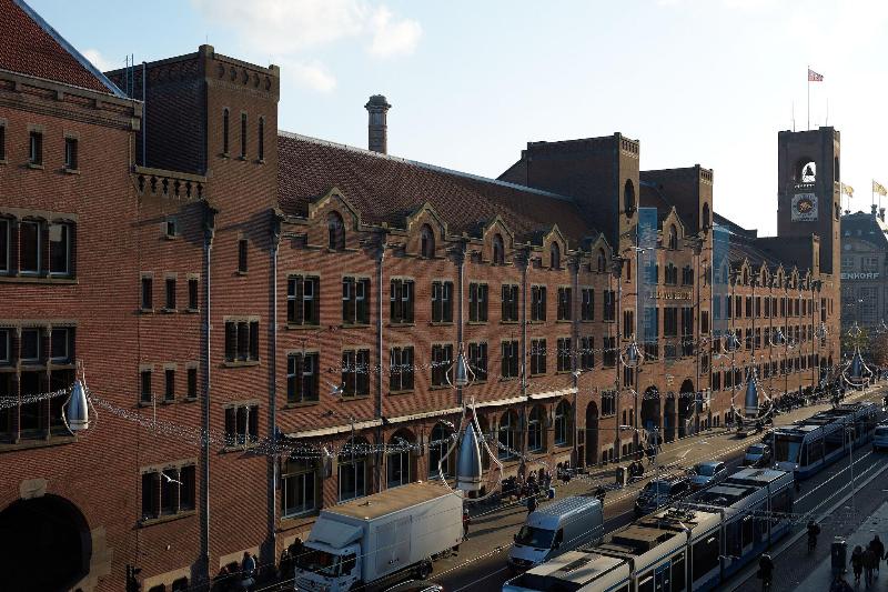 Damrak Short Stay Amsterdam image