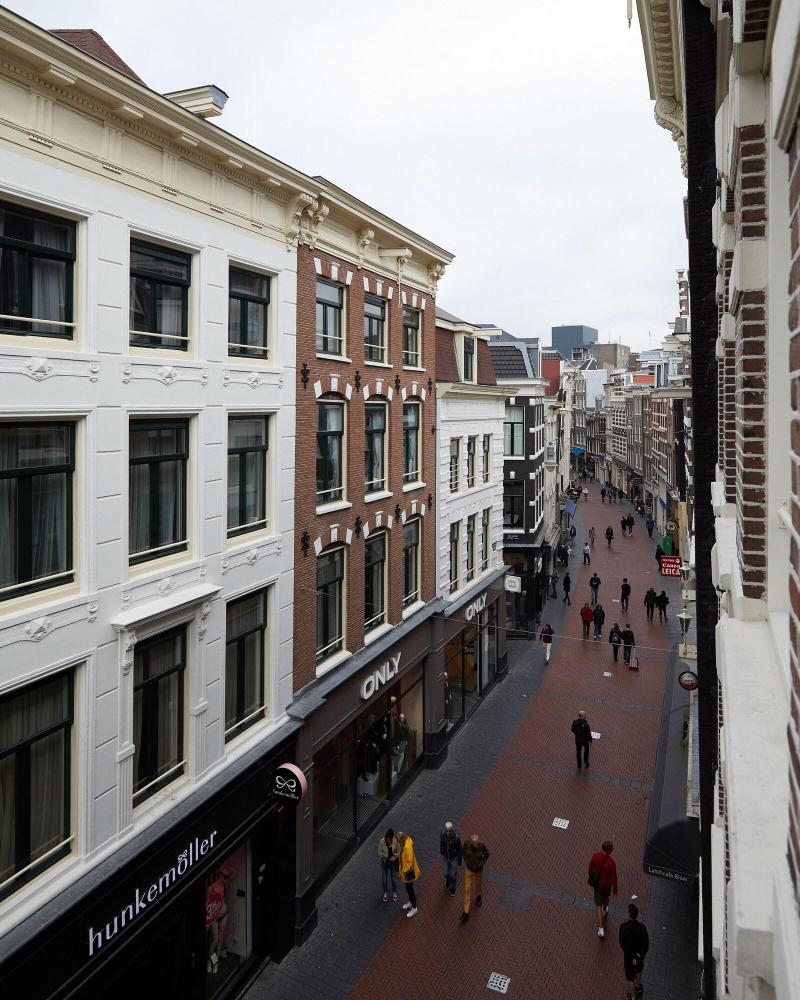 Damrak Short Stay Amsterdam image