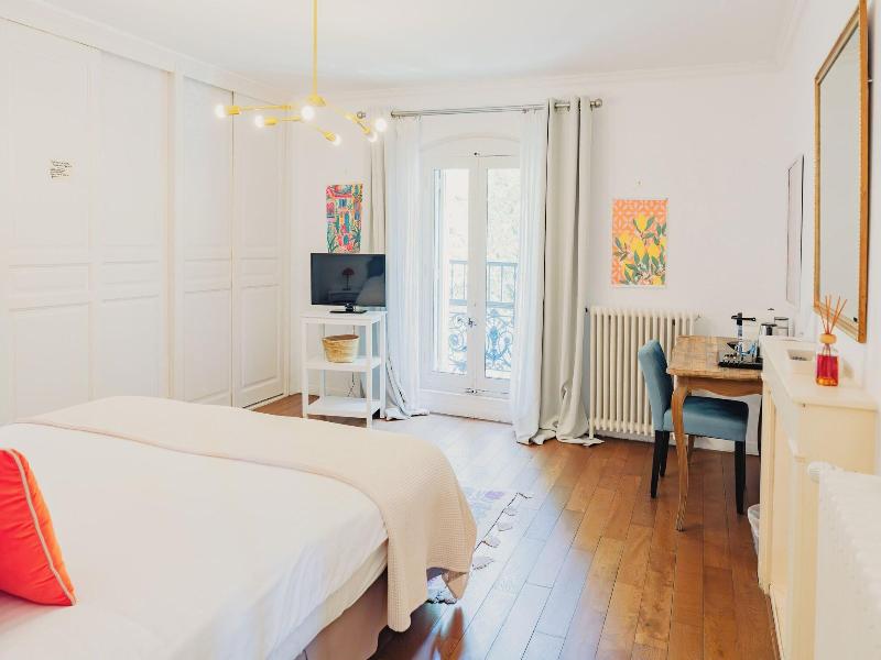 Villa M image