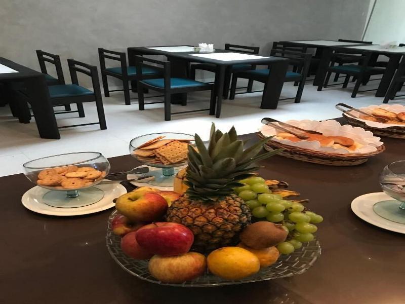 Happy Hotel Pajuçara image