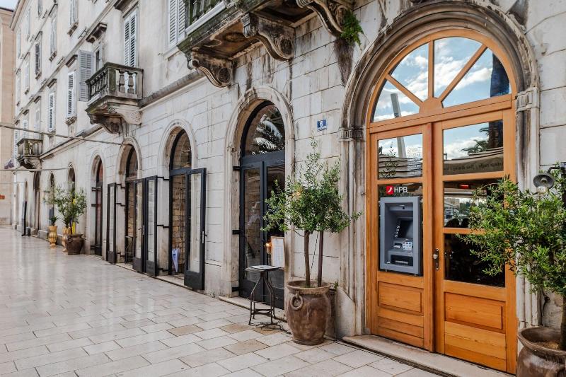 Luxury Residence Mareta image